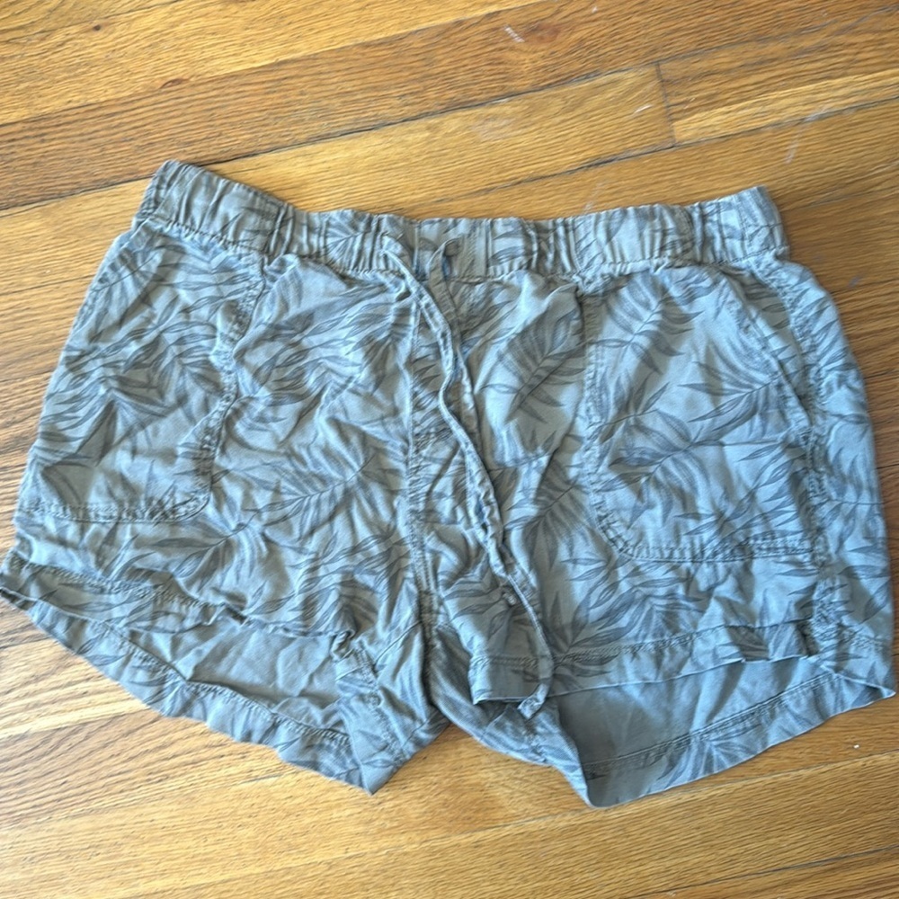 Gap Shorts Green Palm Leaves
